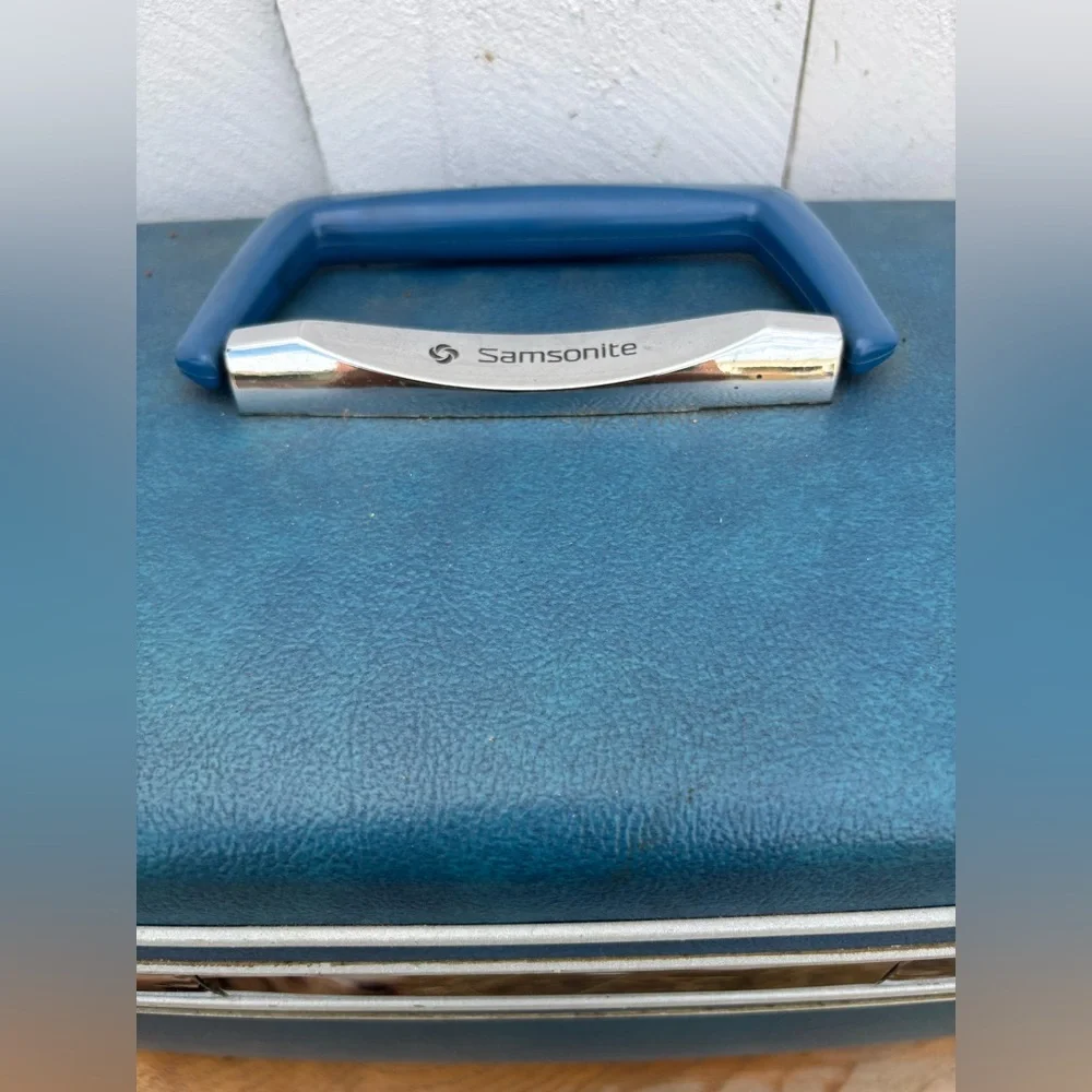 Samsonite - Blue Train Case - Picture 11 of 11